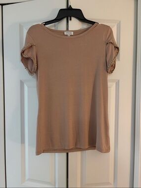 Indie Short Sleeve Ruffle-Trim Tee in Dusty Rose